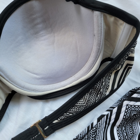 Black and White Patterned Bikini - Picture 9 of 12